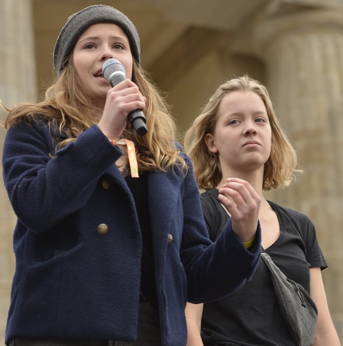 Luisa Neubauer sprach auf dem dritten globalen Klimastreik am 20. September 2020 am Brandenburger Tor in Berlin © Fridays for Future Deutschland