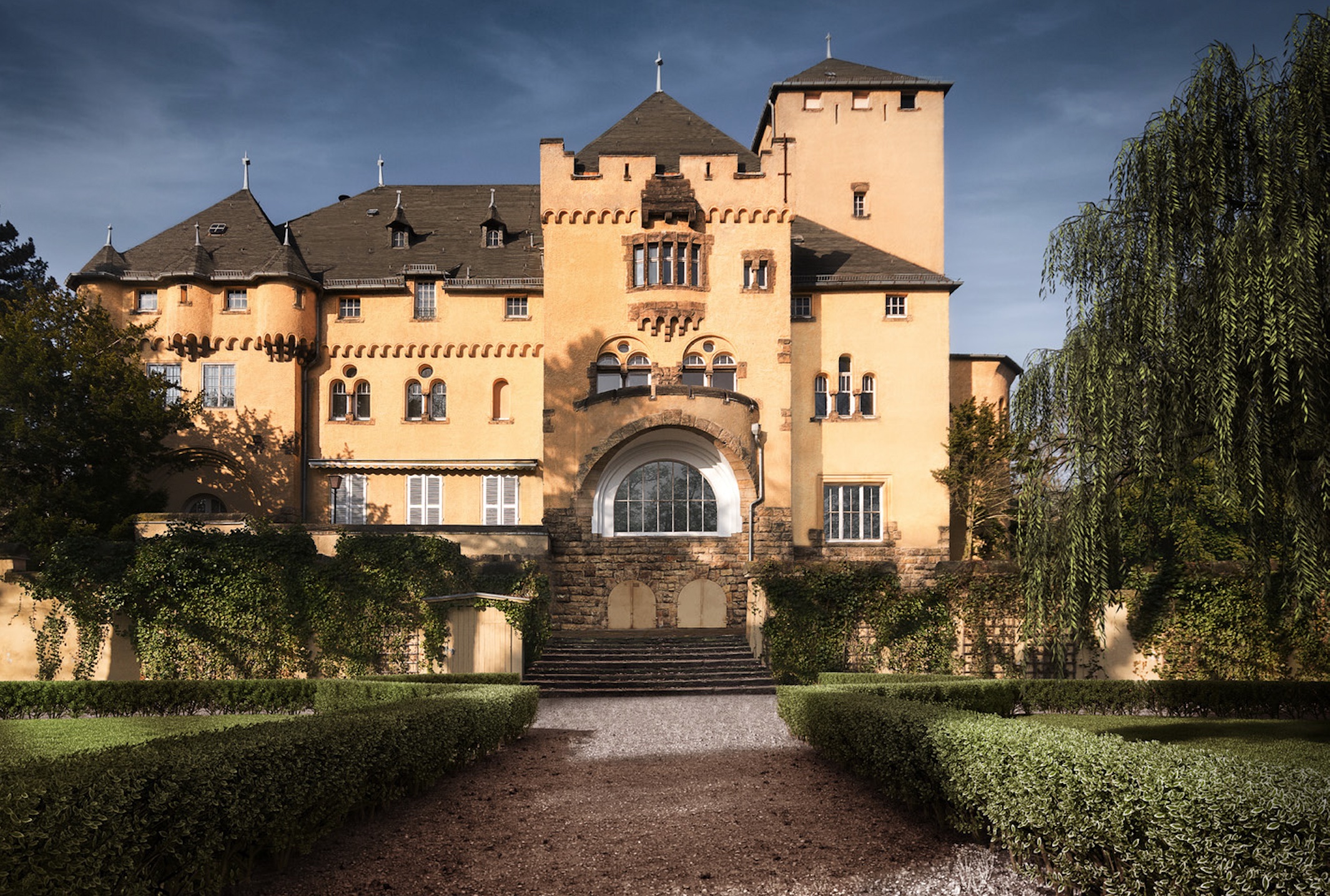 Neue Hakeburg im brandenburgischen Kleinmachnow bei Berlin © Pressefoto Skyland Gruppe