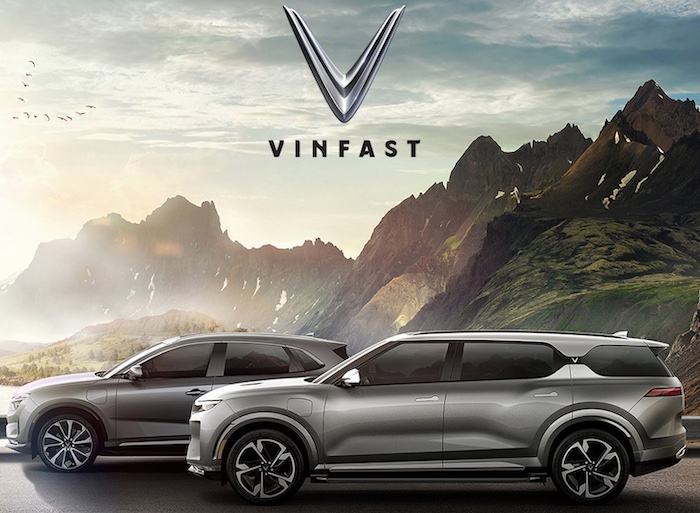 Die beiden E-Auto-Topmodelle VF8 (hinten, ab 36.133 Euro) und VF9 (vorn, ab 49.280 Euro) des vietnamesischen Autoherstellers Vinfast aus Hai Phon in Nordvietnam, die voraussichtlich ab Mitte 2022 bestellt werden können © Twitter.com/VinFastDE