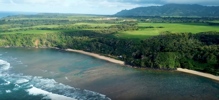 Mark Zuckerberg und seine Frau Priscilla kauften sich auf der Hawaii-Insel Kauai im Norden gleich mal eine ganze Bucht, samt Stausee in den Bergen. Sie wollen auf dem Land Rinder zu züchten © Youtube KauaiKev 2018