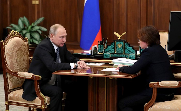 Russlands Präsident Wladimir Putin (69) ernannte im März 2022 die seit 2013 amtierende Präsidentin der russischen Zentralbank, Elvira Nabiullina (58) erneut für eine weiter Amtszeit von 4 Jahren © Pressefoto Kremlin.ru