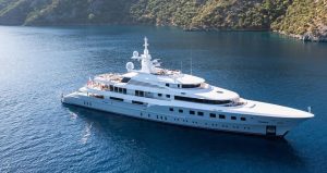 Superyacht Axioma direkt nach der Fertigstellung - Twitter/myaxioma