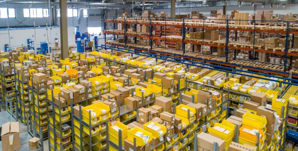 Amazon Lagerhäuser lassen sich weltweit mit Amazon FBA nutzen - Kosten nach Kubikmetern Lagerplatz