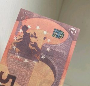 50 Euro Filmgeld mit einem unscheinbaren "copy" Aufdruck