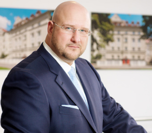 Andreas Schrobback - Geschäftsführer - CEO AS Unternehmensgruppe: Unsere Kernkompetenz ist die Vermarktung von Bestandswohnimmobilien sowie hochwertig kernsanierten Denkmalobjekten an private Kapitalanleger.