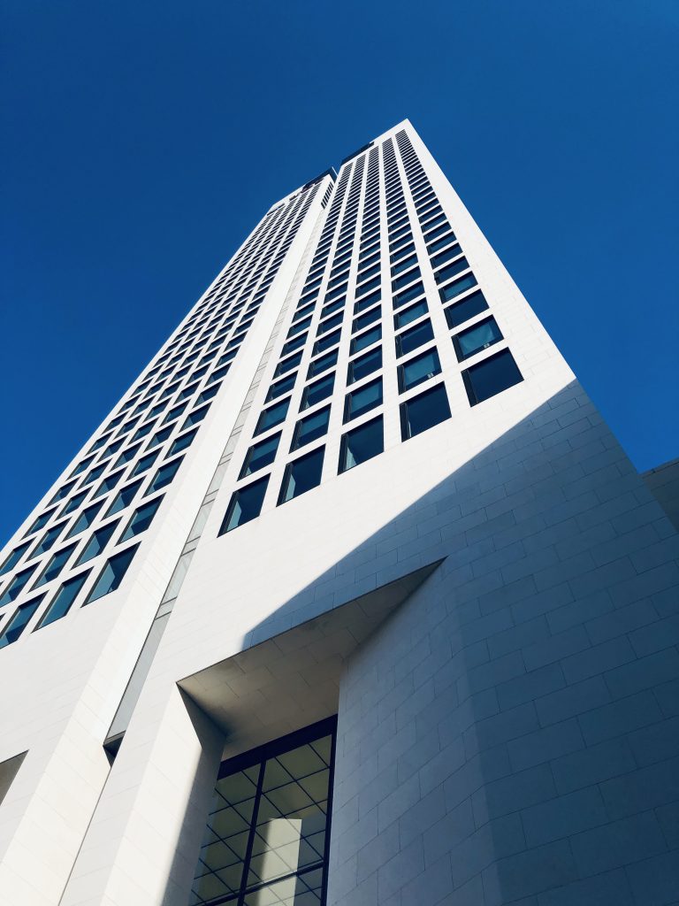 Der Opernturm in Frankfurt am Main - Sitz der publity AG