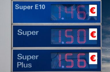 Benzin - der Liter soll auf 100 Euro steigen