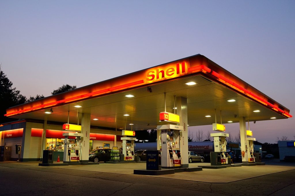 Benzin - der Liter soll auf 100 Euro steigen