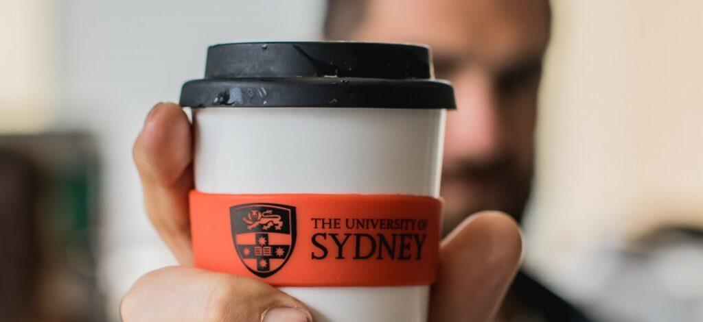 Die australischen Forscher stellen fest, dass der gesamte Beton der Bauindustrie in Australien mit dem eigenen Kaffeesatz gemischt werden könnte.