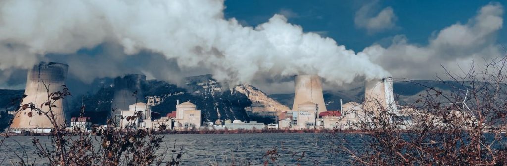 Kernreaktoren in Frankreich nutzen Steuerstäbe aus Hafnium. Frankreich ist einer der größten Produzenten von Hafnium.