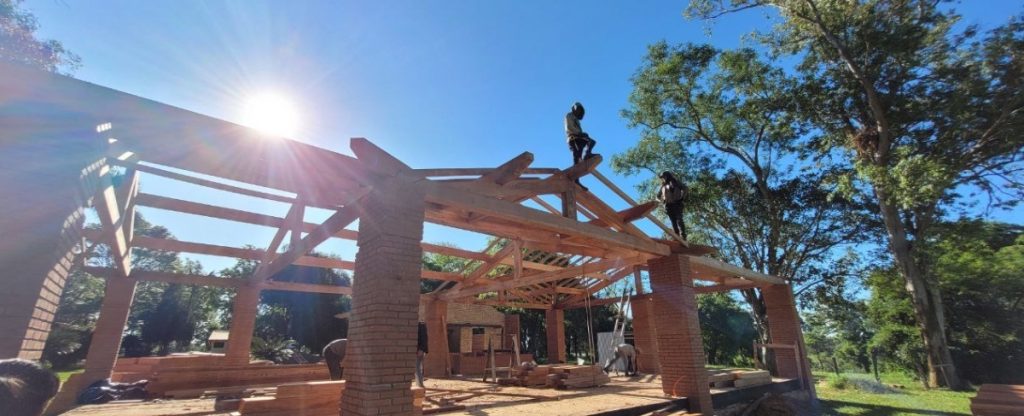 Viva Paraguay – Häuser aus Stein und Holz gibt es in der Siedlung von 130.000 bis 298.000 Euro © La Rivera S.A.