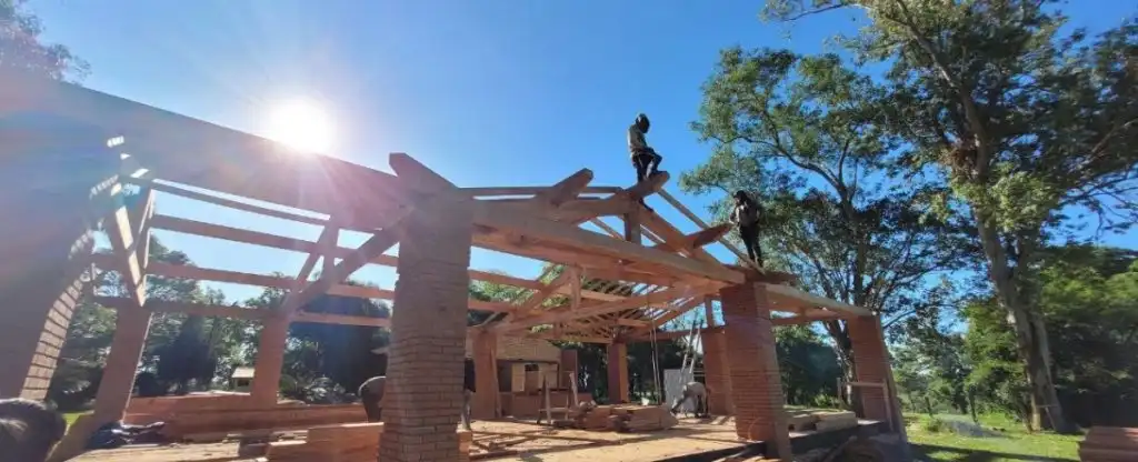 Viva Paraguay – Häuser aus Stein und Holz gibt es in der Siedlung von 130.000 bis 298.000 Euro © La Rivera S.A.